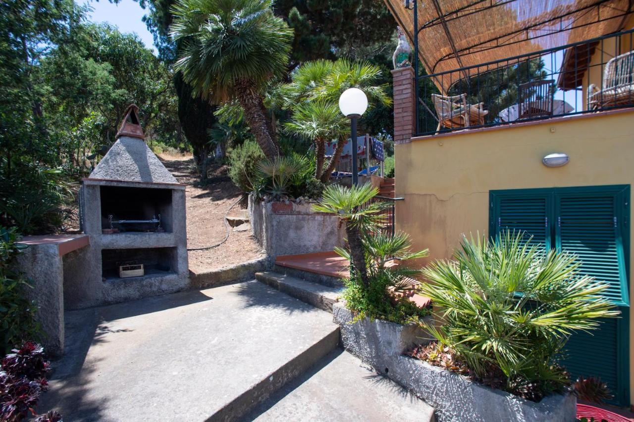 Villa Ariel Vicino La Spiaggia Di Straccoligno กาโปลิเวรี ภายนอก รูปภาพ